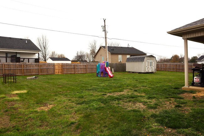 Building Photo - 1023 Rueland Dr