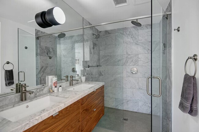 Building Photo - Mid-Century Steel Oasis in Palm Springs (Monthly Only - No Long Term)