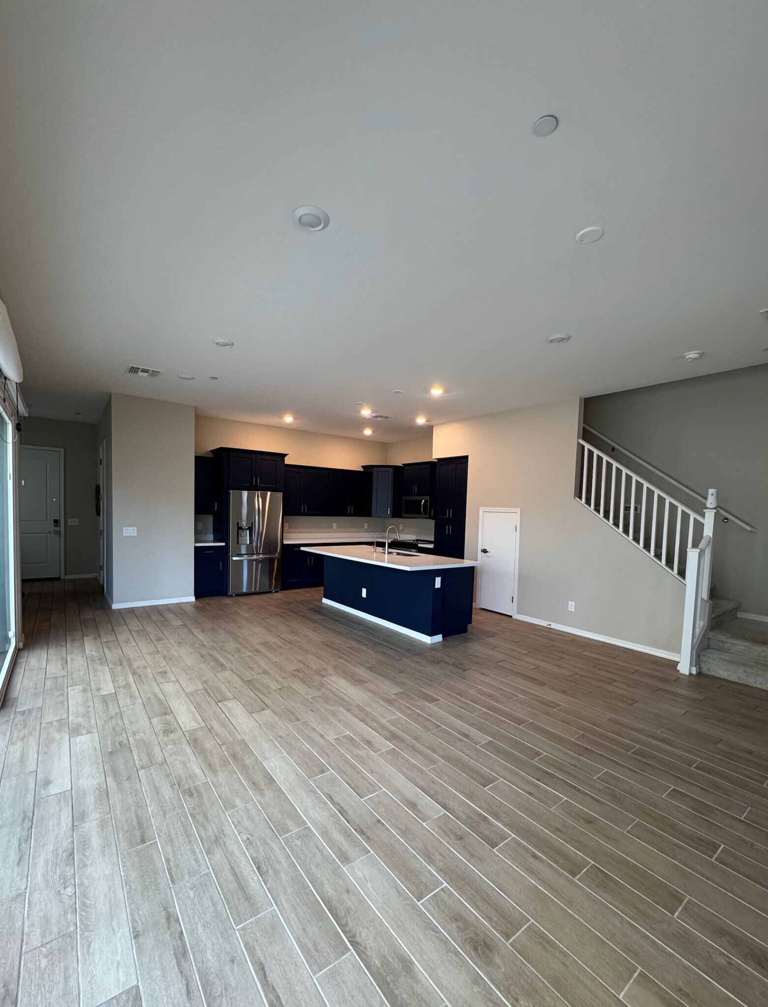 Building Photo - 277 E Azalea Dr