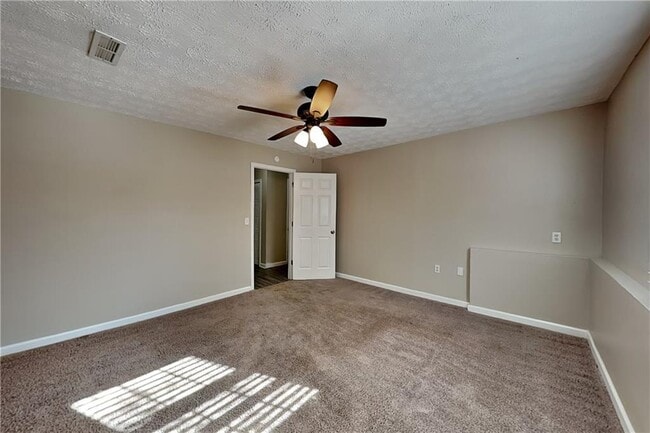 Building Photo - 1587 Casper Hill Dr