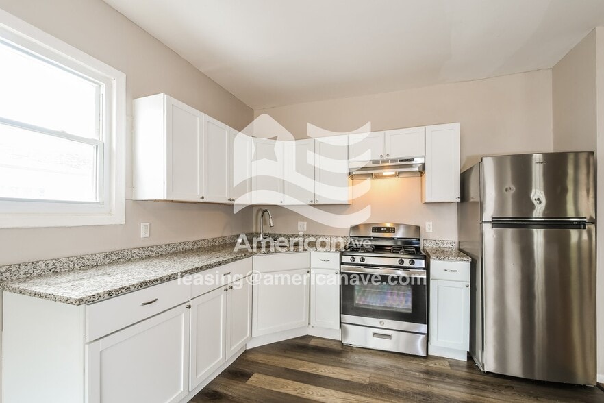 Building Photo - 4904 Tiemann Ave