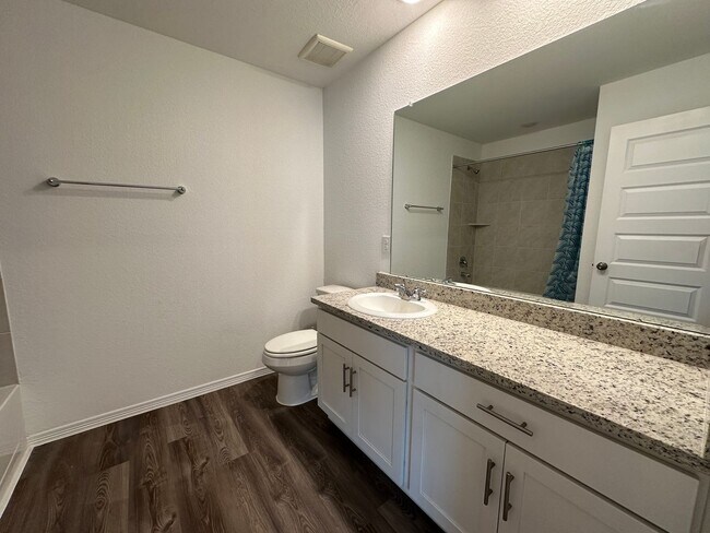 Building Photo - For Lease | 4 Bed, 2.5 Bath | 2,472 Sq Ft ...
