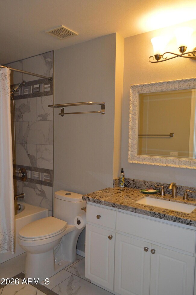 Building Photo - 1701 E Colter St