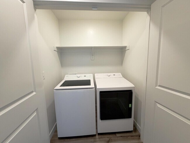 Building Photo - 496 S 1140 W