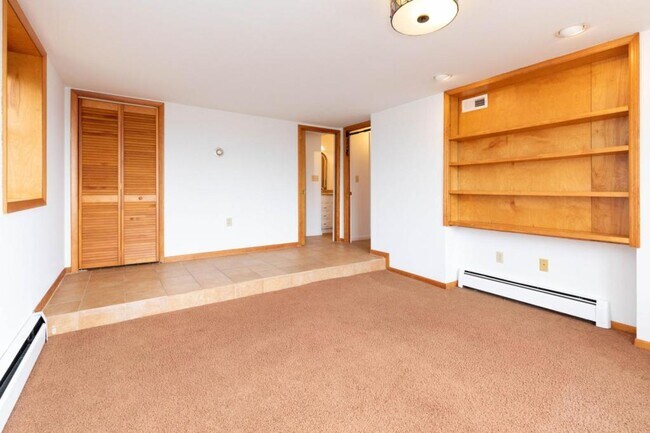 Building Photo - 200 Bent Tree Rd