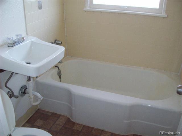 Building Photo - 1930 Ulster St