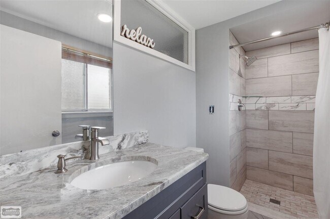 Building Photo - 11489 Anna Lisa Dr