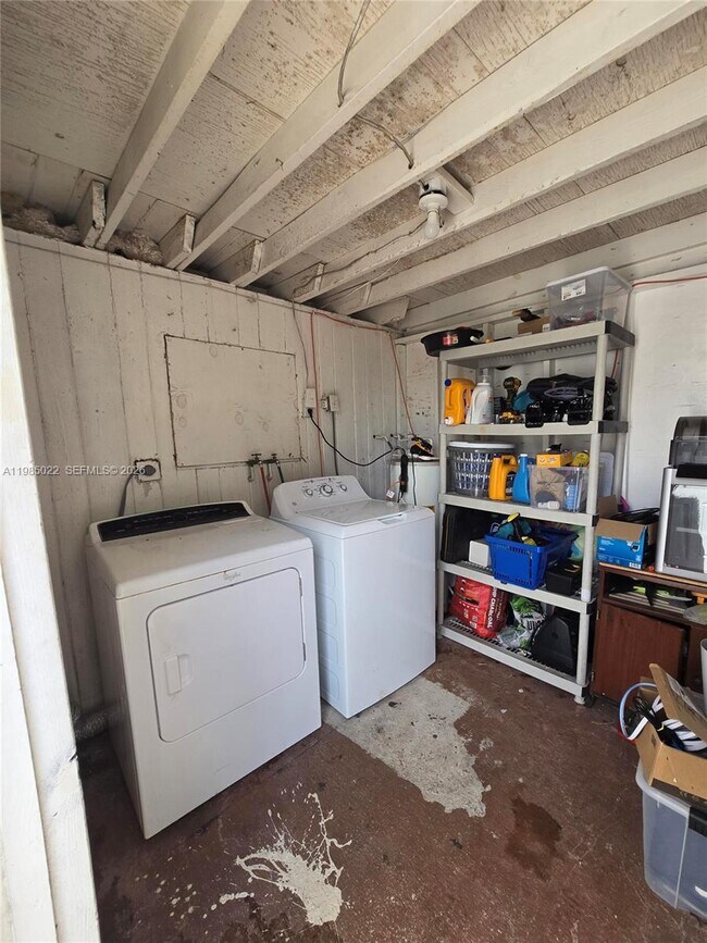 Building Photo - 280 NW 31st Ave