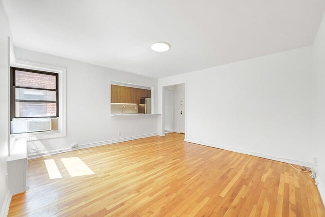 Building Photo - Hudson Terrace E14