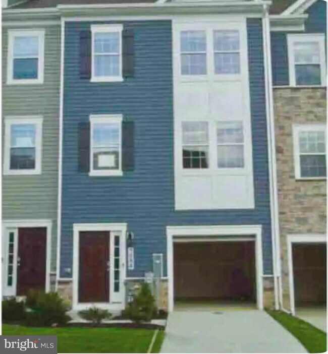 Building Photo - 5088 Silver Oak Dr