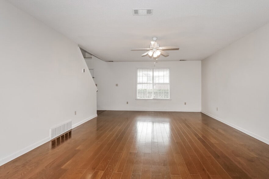 Building Photo - 1400 Milestone Dr