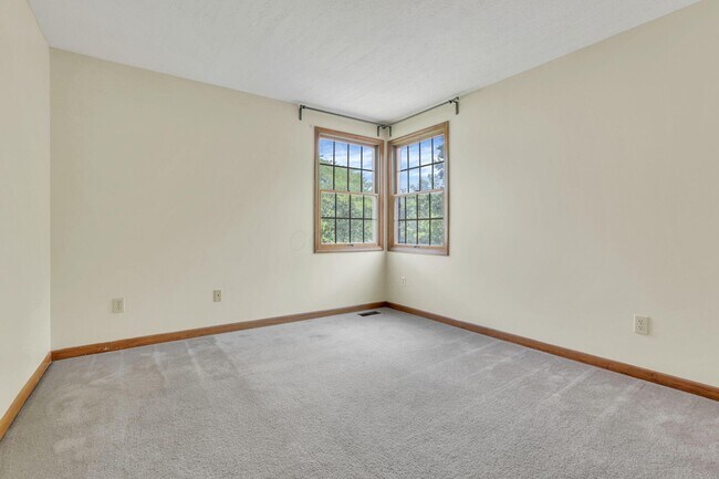 Building Photo - 7641 Finbarr Ct