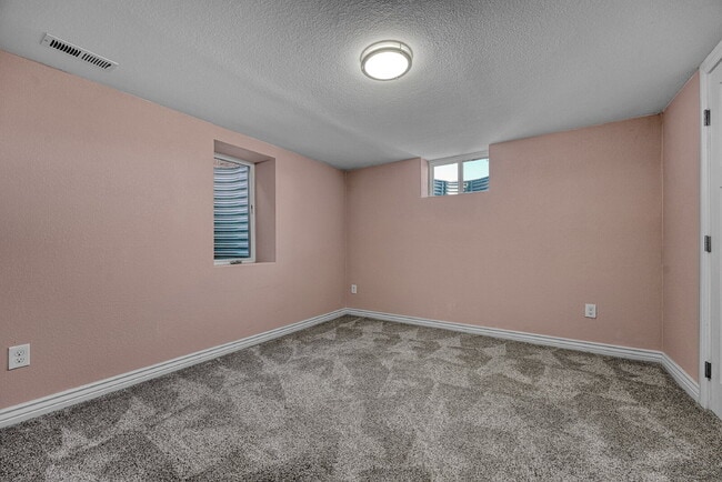 Building Photo - $3,695.00, $300 OFF First Months' Rent - 4 Bedroom, 3 Bath, Single Family Home in Denver with Fin...