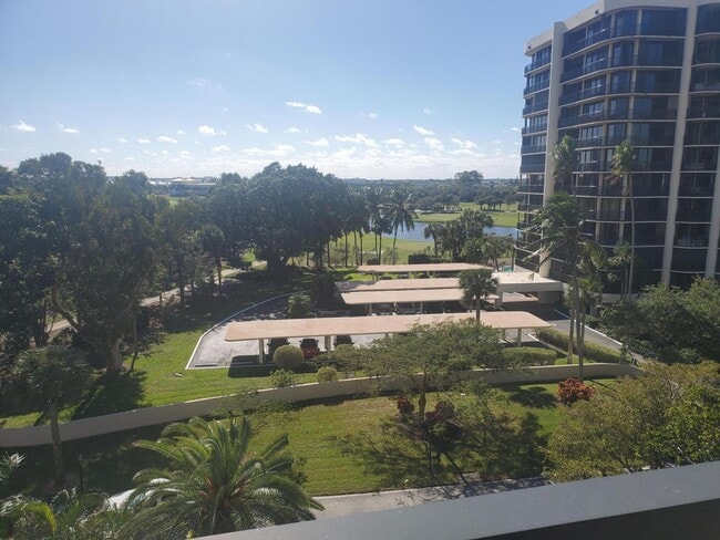 Building Photo - 2425 Presidential Way