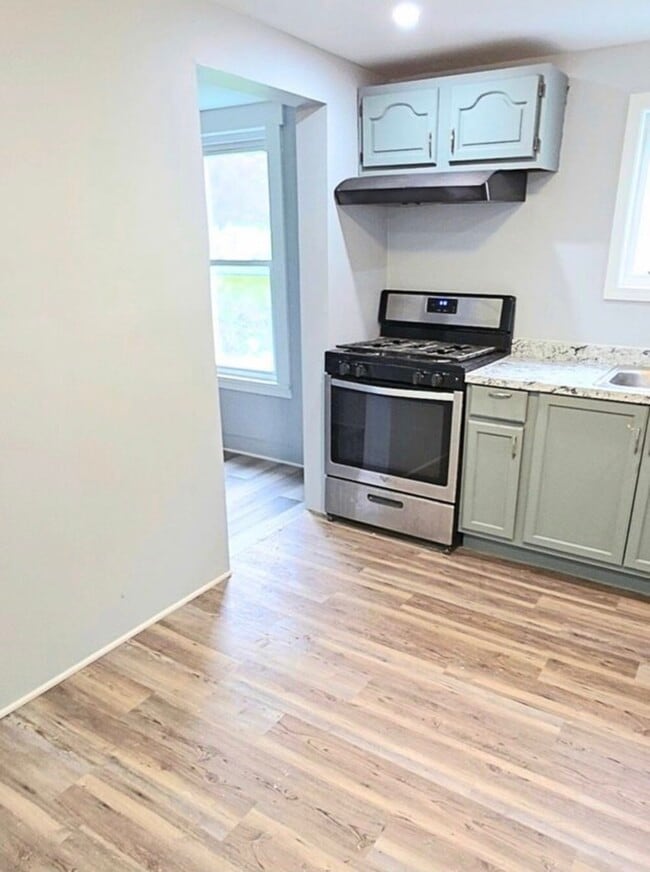 Building Photo - 53 Mill St