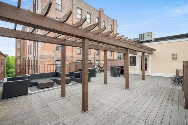 Building Photo - 1354 Euclid St NW