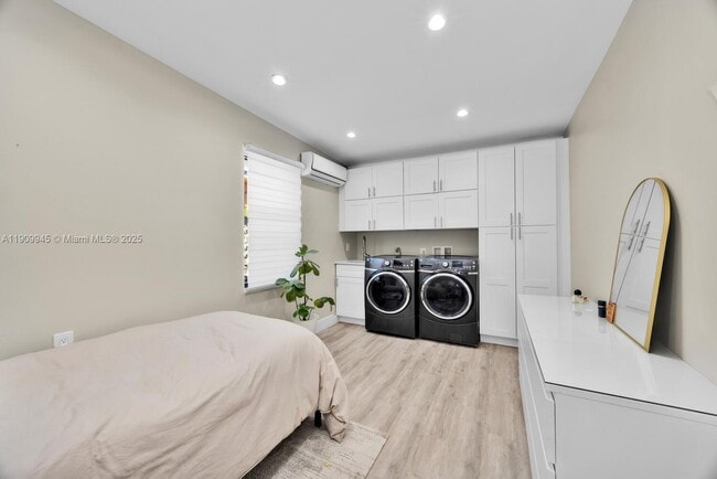 Building Photo - 1009 Genoa St