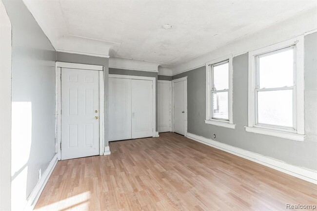 Building Photo - 3266 Pasadena St