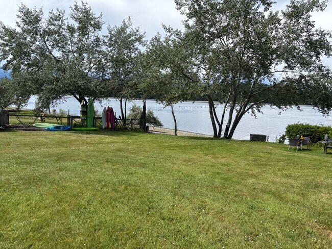 Building Photo - Waterfront Studio on Anderson Island