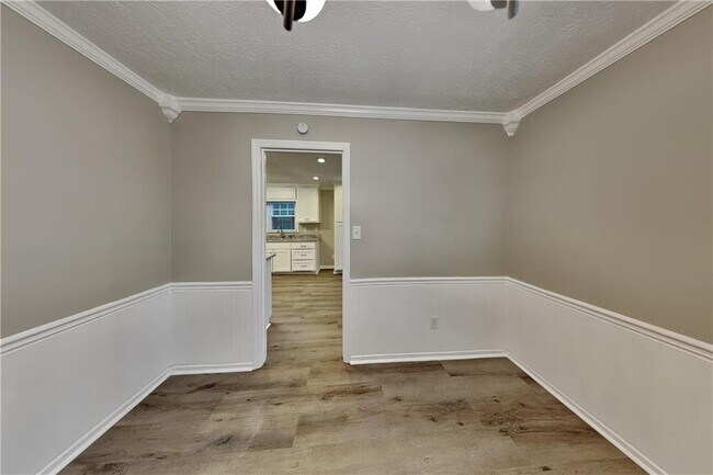 Building Photo - 1102 Canterbury Ln