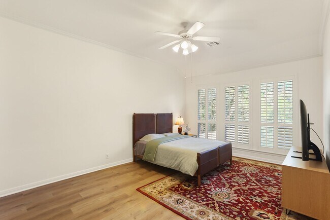 Building Photo - 4 Bedroom/3.5 Bath Rogers Ranch Subdivision