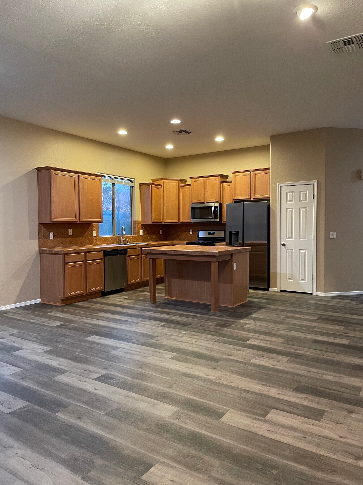 Building Photo - 2916 W Windsong Dr