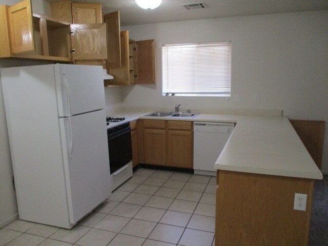 Building Photo - 2 bedroom, 2 bathroom apartment