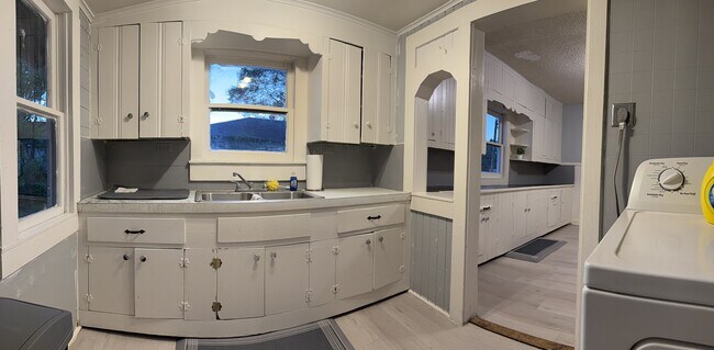 Building Photo - 118 Bancroft Blvd