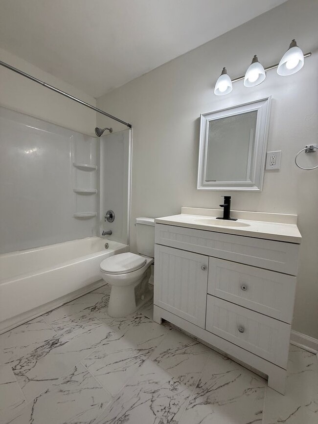 Building Photo - FOR RENT – NEWLY REMODELED