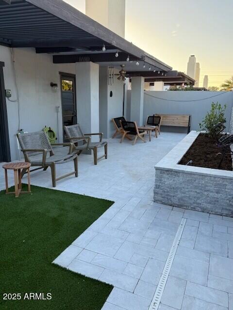 Building Photo - 1246 E Palacio Ln