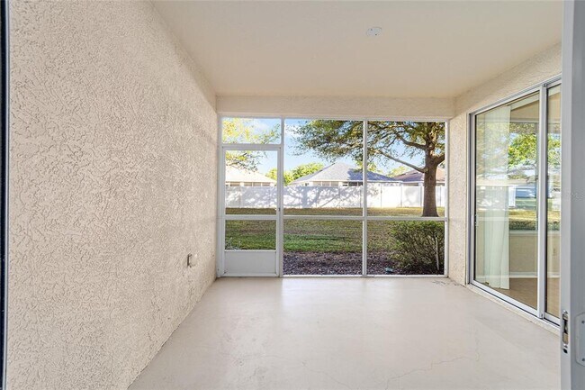 Building Photo - 4570 SW 52nd Cir