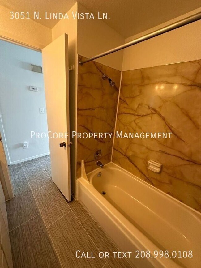 Building Photo - 3051 N Linda Vista Ln