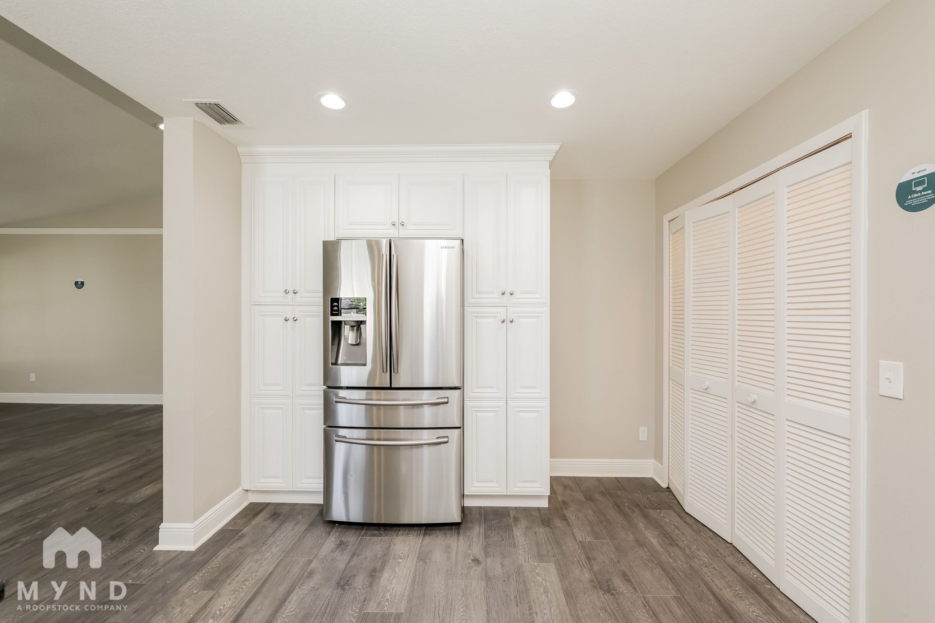 Building Photo - 6529 Seafairer Dr