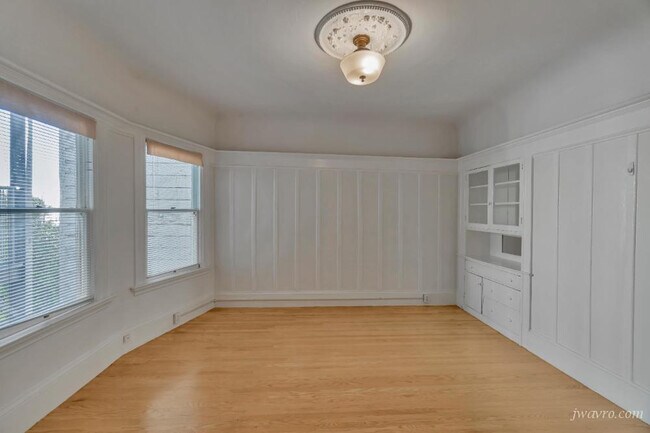 Building Photo - 840 14th St
