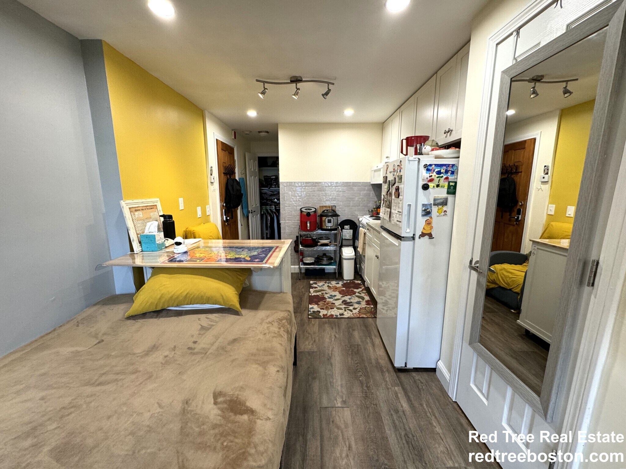 Building Photo - 482 Beacon St