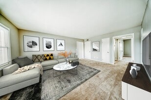 Building Photo - Roban Apartments