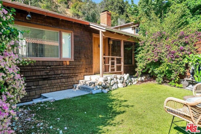 Building Photo - 9859 Easton Dr