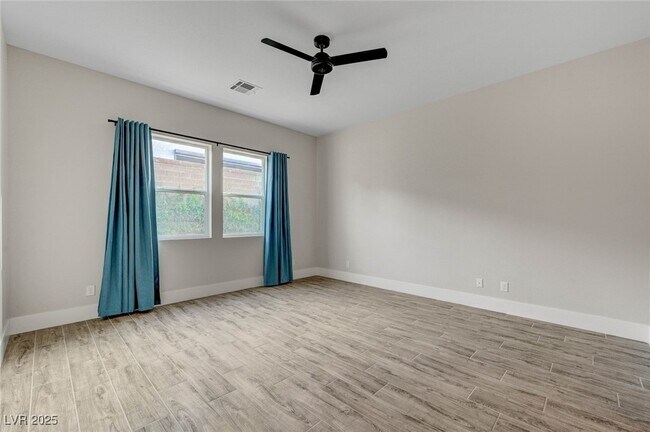 Building Photo - 3395 Stone View Ave