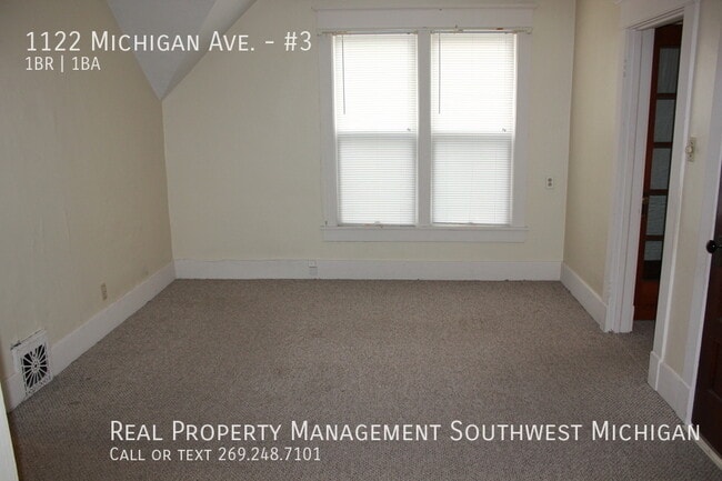 Building Photo - 1122 Michigan Ave