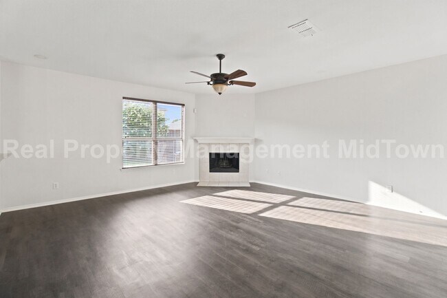 Building Photo - 12620 Summerwood Dr