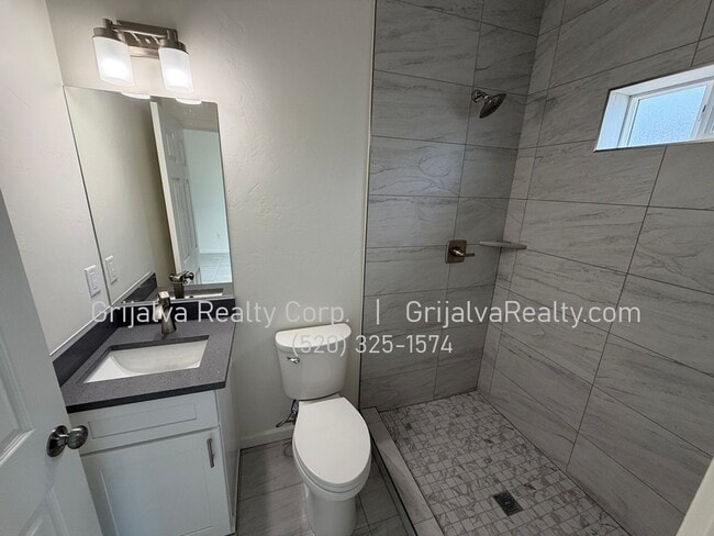Building Photo - 4509 S 7th Ave