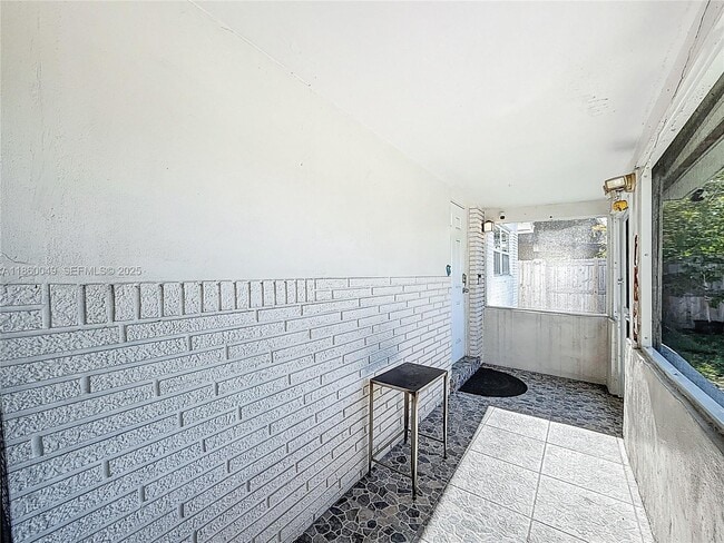 Building Photo - 921 NW 14th St