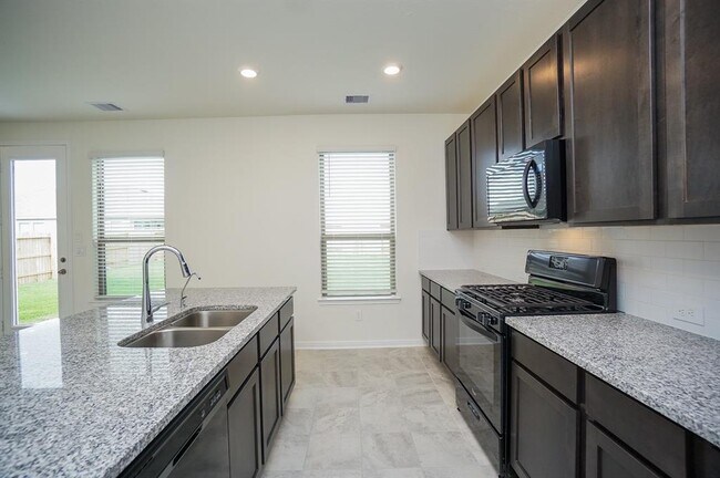 Building Photo - 4615 Sabine Creek Way