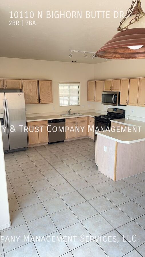 Building Photo - 10110 N Bighorn Butte Dr