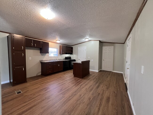 Building Photo - 31927 Seminole Rd