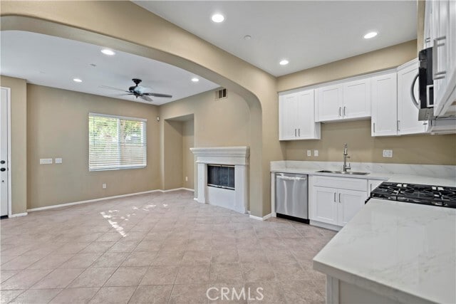 Building Photo - 18 Moonstone