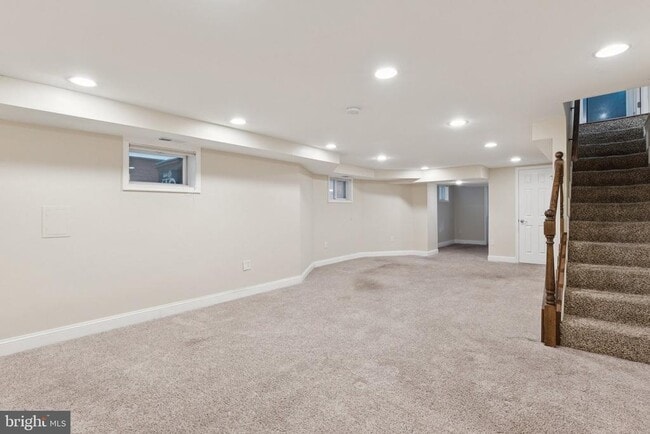 Building Photo - 908 Longfellow St NW