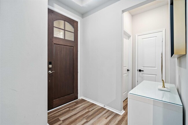 Building Photo - 5042 Chestnut Orch Dr