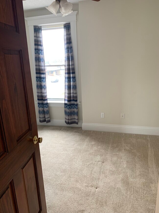 One Bedroom - 24 E Main St