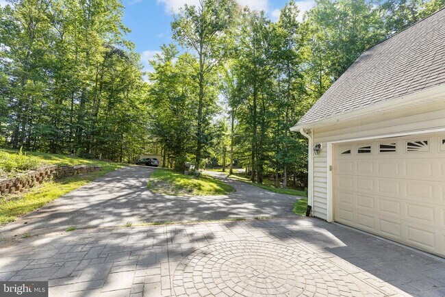 Building Photo - 17 Old Banks Dr